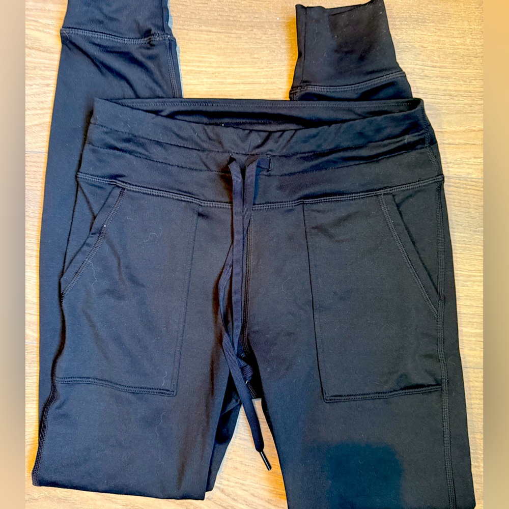 Aerie fleece leggings. Jogger style. Black. Size M